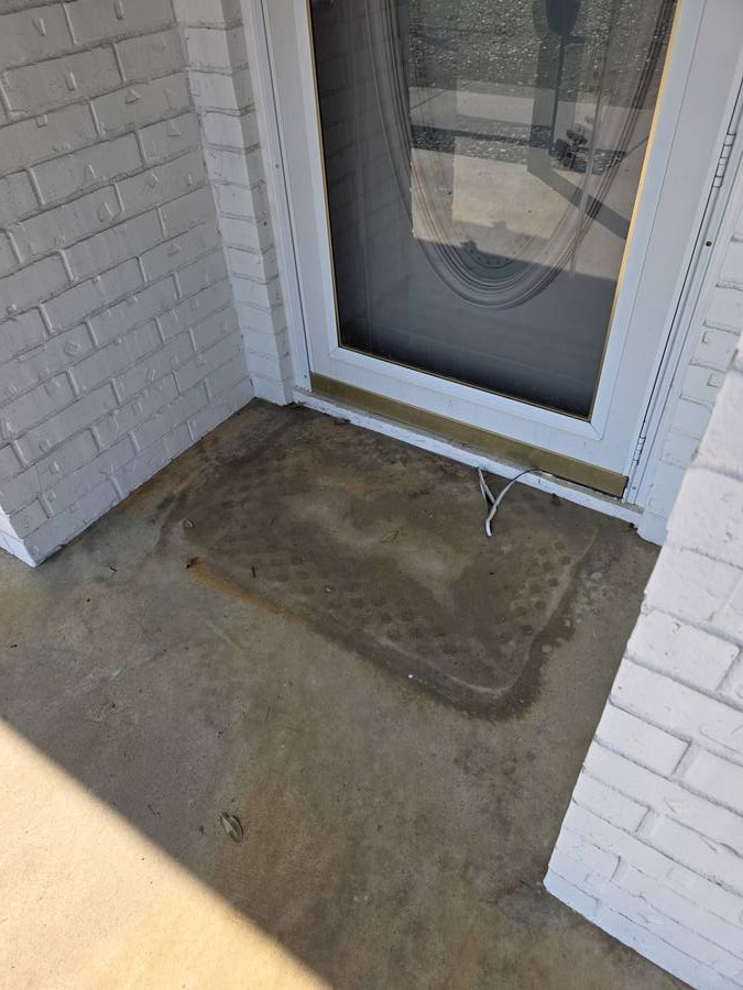 Front stoop before cleaning